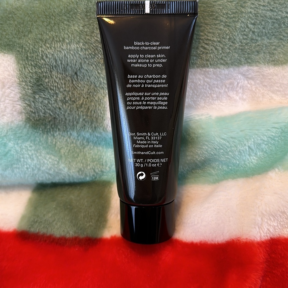 Smith & Cult Blackdrop Mattifying Face Primer - Picture 3 of 6